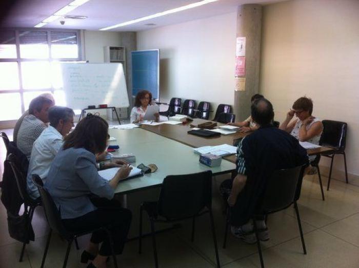 Josefa, 75 años y alumna de la universidad popular: "Me mantiene ocupada y con la cabeza activa"