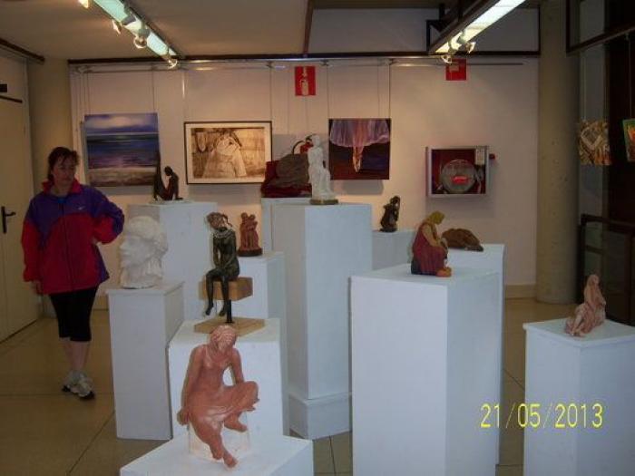 Josefa, 75 años y alumna de la universidad popular: "Me mantiene ocupada y con la cabeza activa"