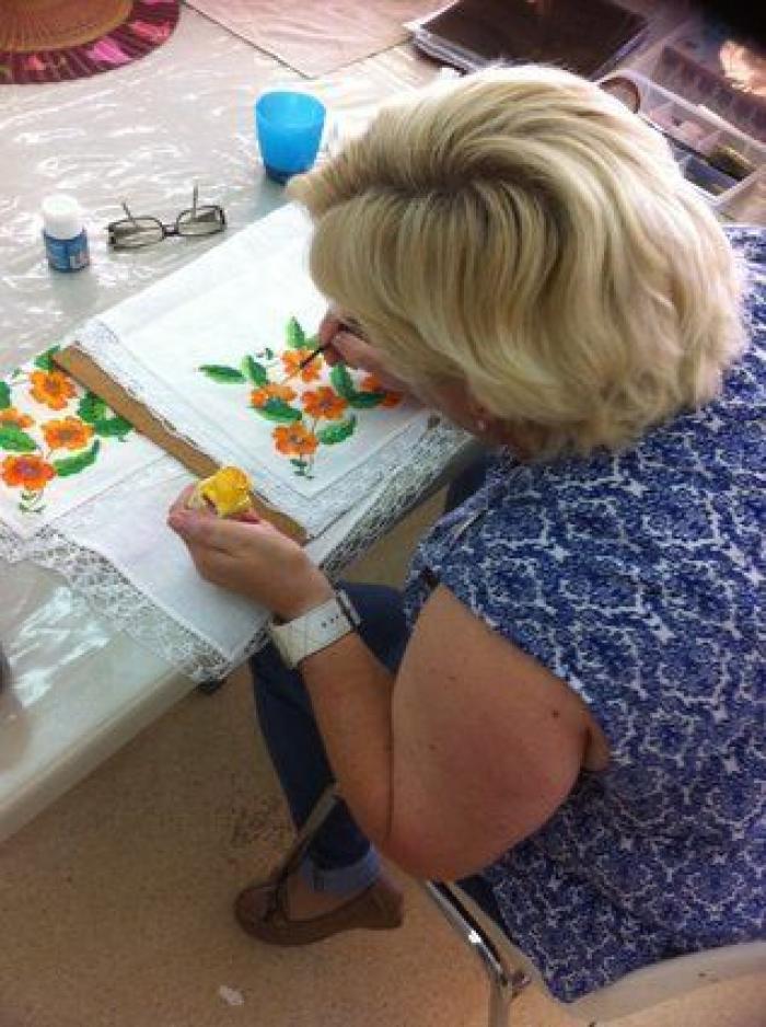 Josefa, 75 años y alumna de la universidad popular: "Me mantiene ocupada y con la cabeza activa"