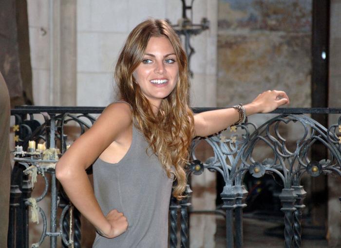 Amaia Salamanca ha vuelto a cambiar de imagen: su evolución desde 'Los hombres de Paco'