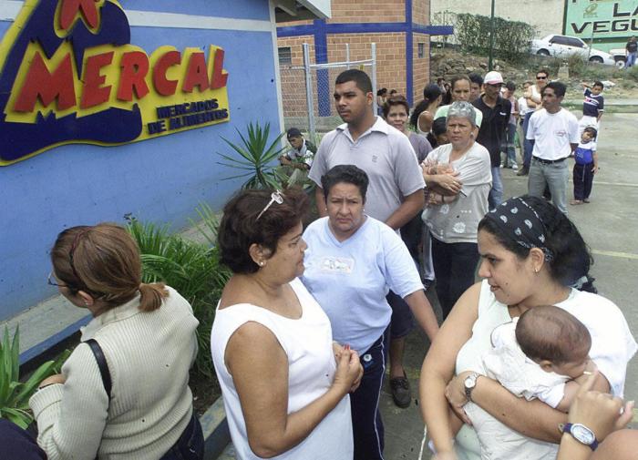 Felipe González se refiere a Podemos como "los monaguillos" del chavismo
