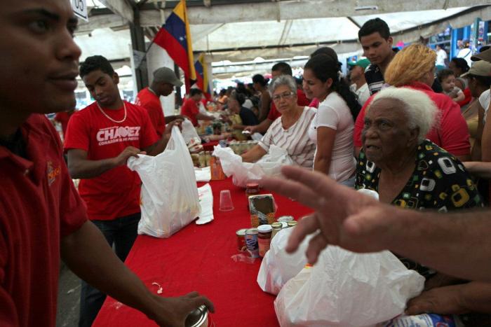 Felipe González se refiere a Podemos como "los monaguillos" del chavismo