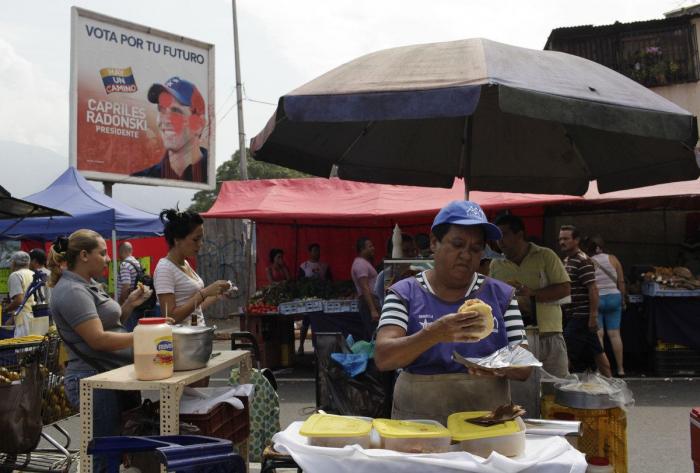 Felipe González se refiere a Podemos como "los monaguillos" del chavismo