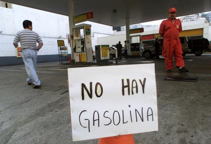 Felipe González se refiere a Podemos como "los monaguillos" del chavismo