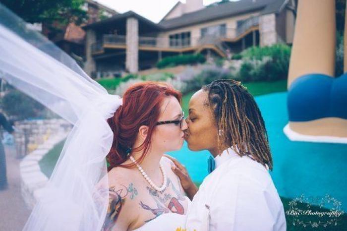 19 novias que supieron sacar partido a sus tatuajes el día de su boda (FOTOS)