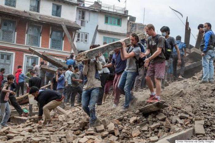 Omar Havana, el único fotógrafo español residente en Nepal, alerta ante el olvido tras el terremoto
