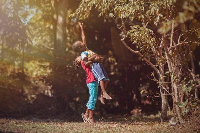 El fotógrafo jamaicano que retrata lo que los niños pueden enseñarnos sobre la vida (FOTOS)