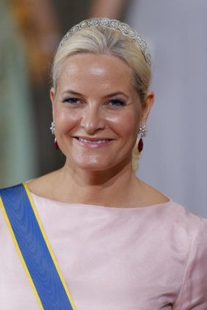 Boda de Carlos Felipe de Suecia y Sofia Hellqvist: el toque español del vestido de la novia