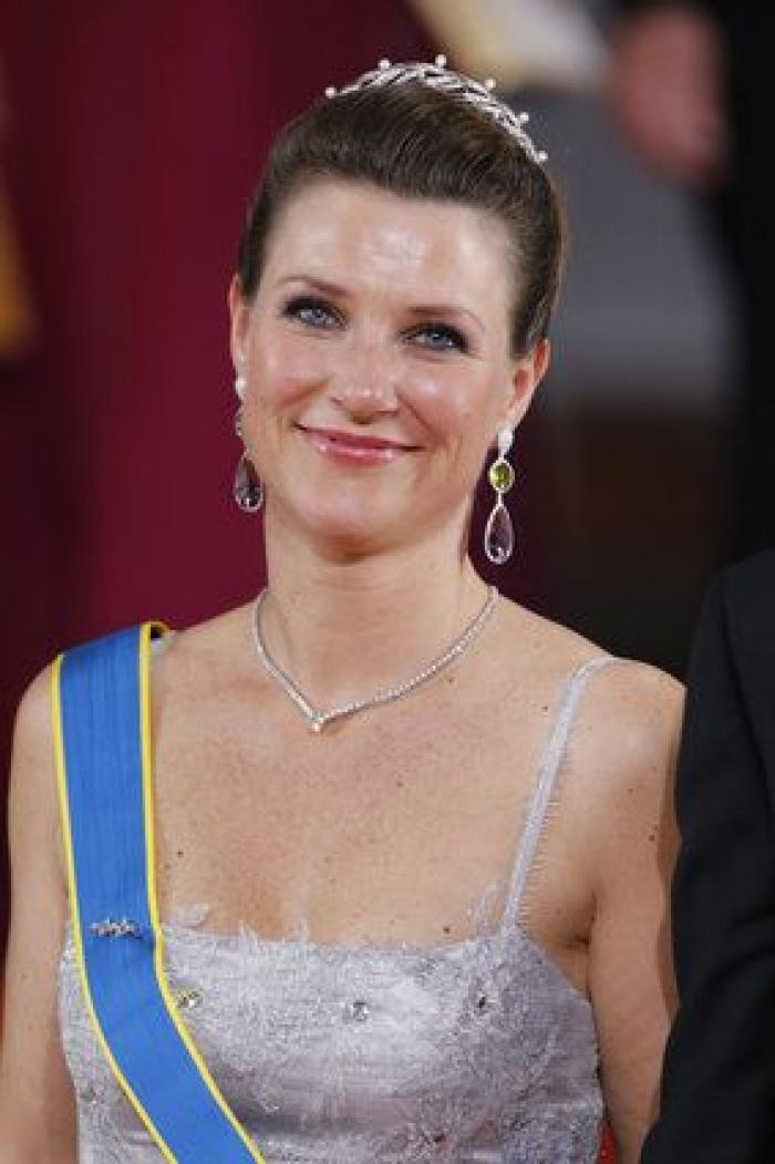 Boda de Carlos Felipe de Suecia y Sofia Hellqvist: el toque español del vestido de la novia