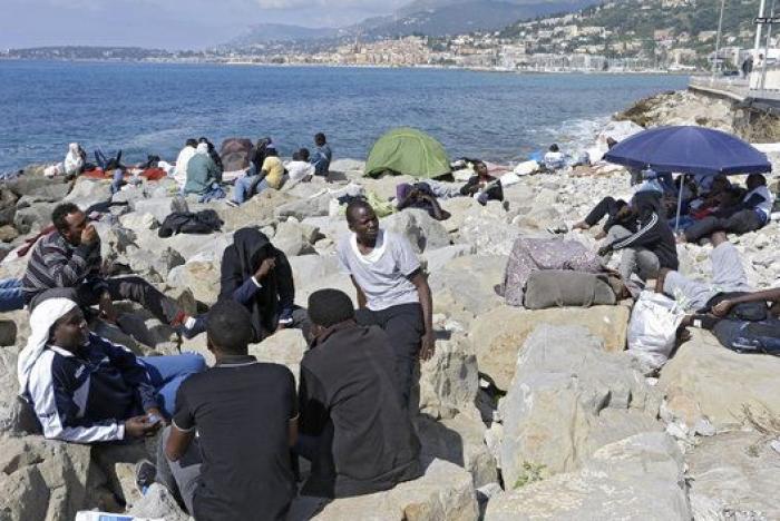Centenares de migrantes, atrapados en la frontera entre Italia y Francia