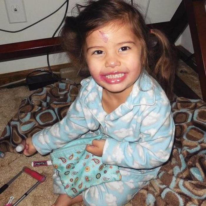 Esto es lo que pasa cuando los niños descubren el maquillaje