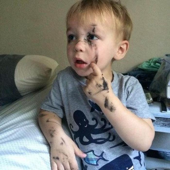 Esto es lo que pasa cuando los niños descubren el maquillaje