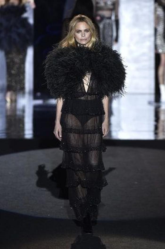 Duyos celebra 20 años en la moda con diez tops "amigas e iconos" y se alza como mejor colección