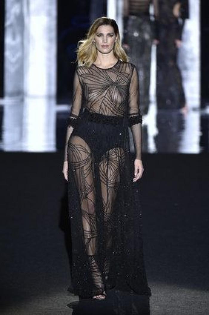 Duyos celebra 20 años en la moda con diez tops "amigas e iconos" y se alza como mejor colección