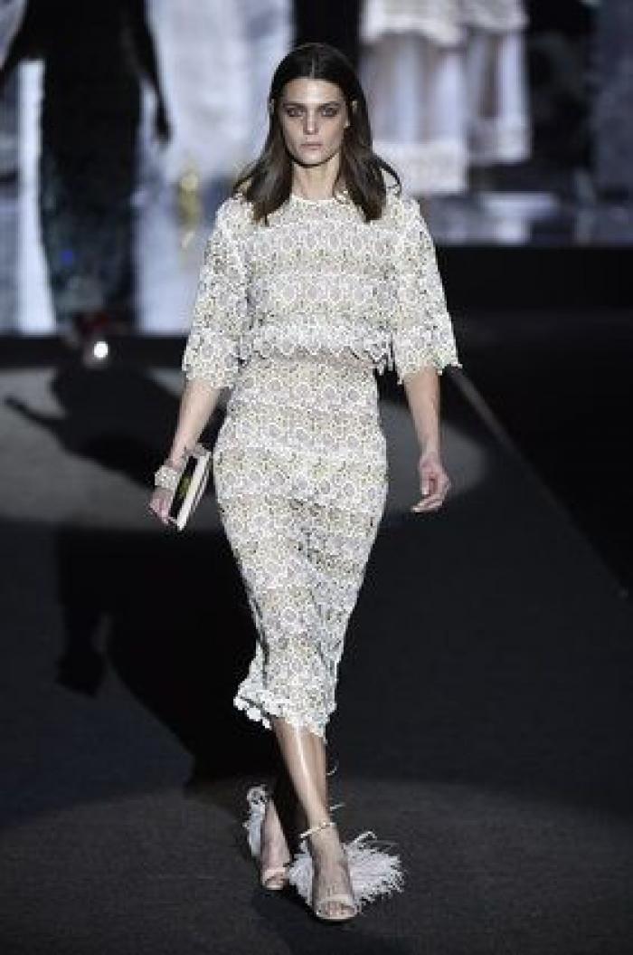 Duyos celebra 20 años en la moda con diez tops "amigas e iconos" y se alza como mejor colección