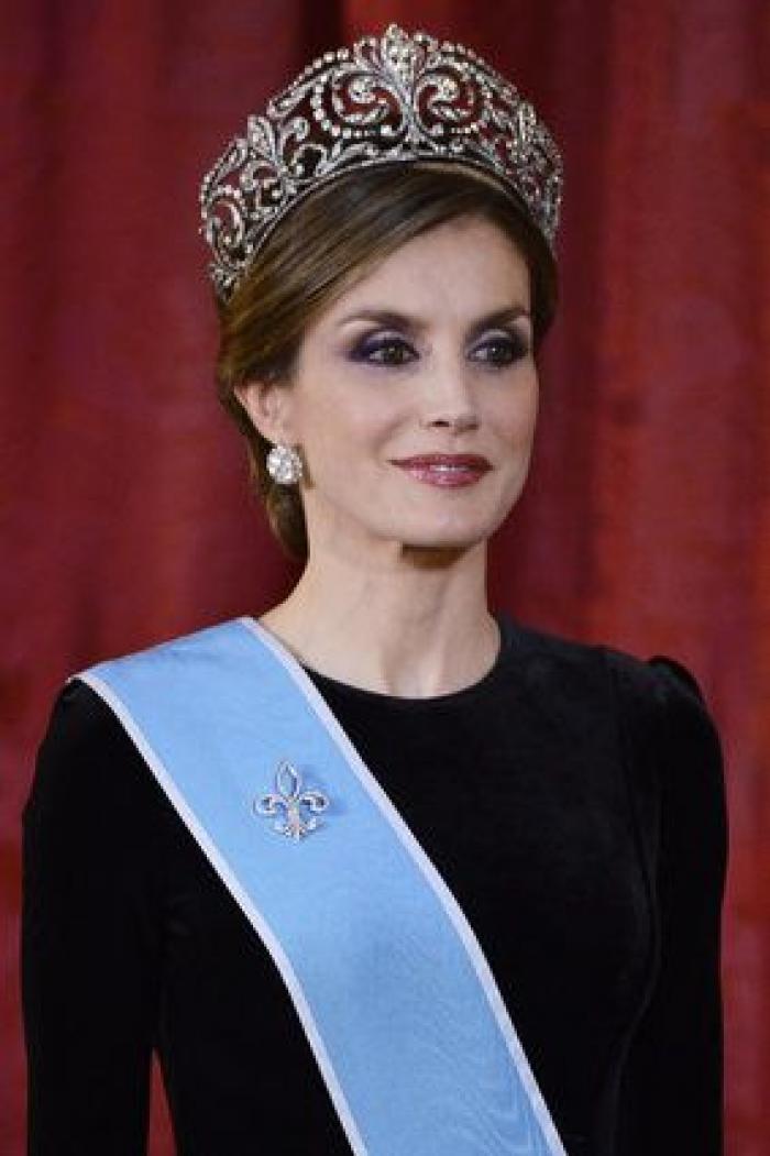 La reina Letizia corrige a Mauricio Macri en pleno brindis institucional