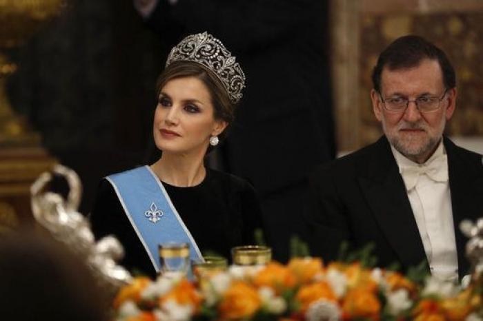 La reina Letizia corrige a Mauricio Macri en pleno brindis institucional