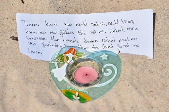 Cerca de 2.500 turistas abandonan a la carrera Túnez tras el atentado (FOTOS)