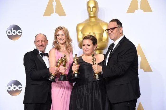 Caras largas ante la premiada a Mejor diseño de vestuario por 'Mad Max' (VÍDEO)