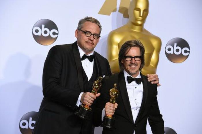 Caras largas ante la premiada a Mejor diseño de vestuario por 'Mad Max' (VÍDEO)