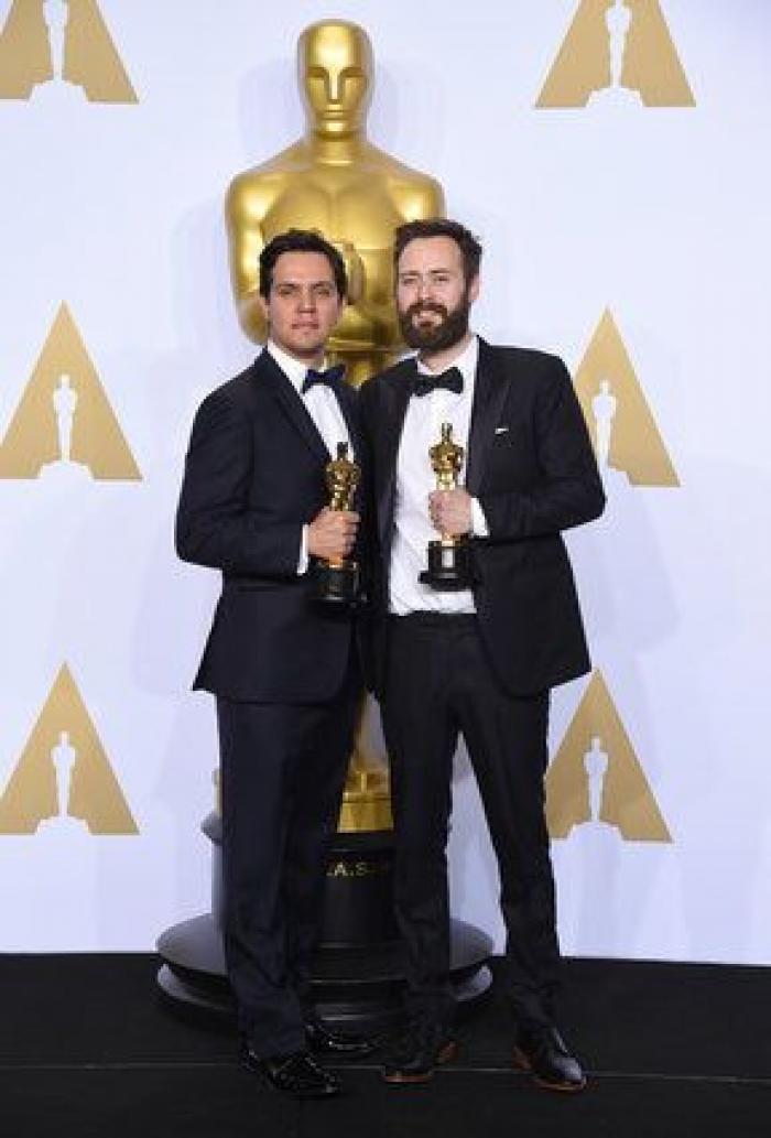 Caras largas ante la premiada a Mejor diseño de vestuario por 'Mad Max' (VÍDEO)