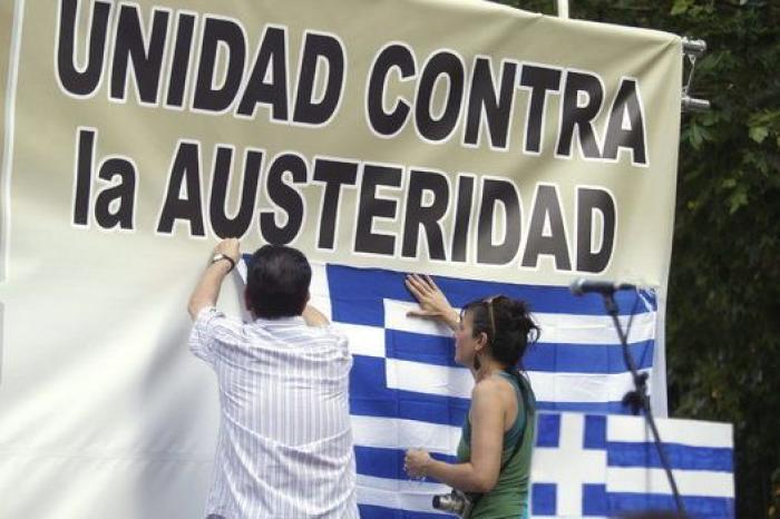 Grecia vive su primer día de corralito en una semana crucial para su futuro