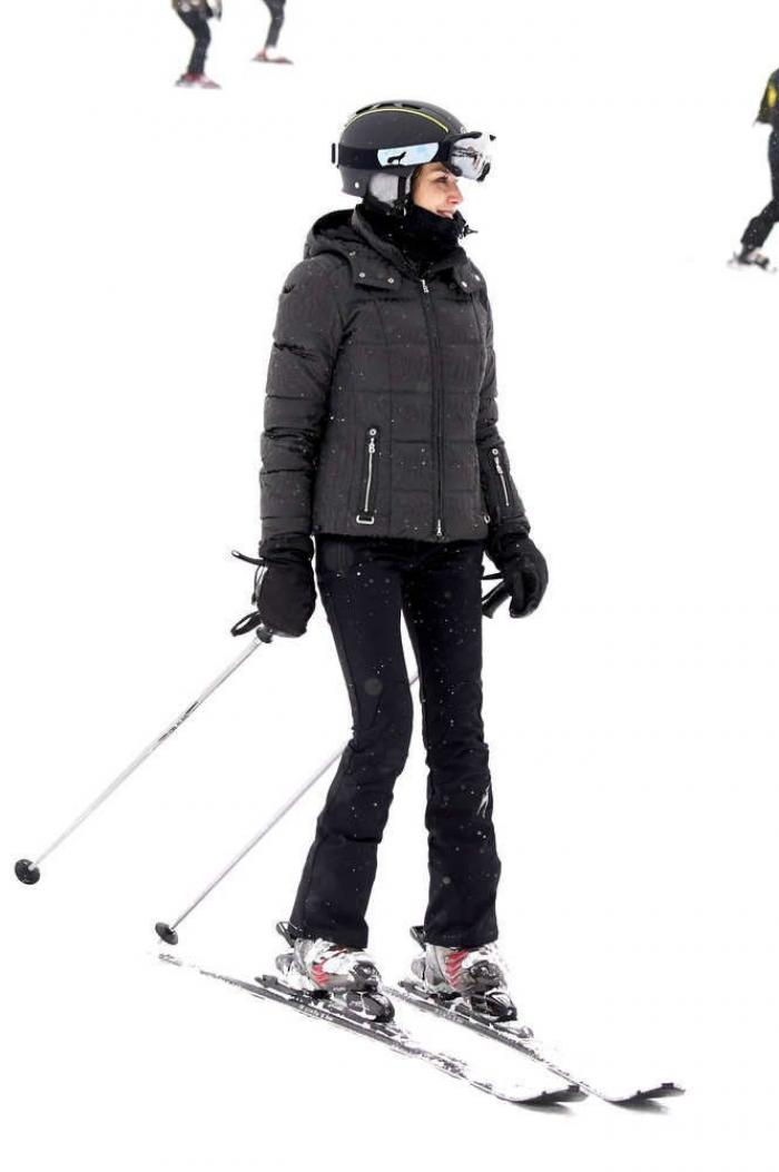 La reina Letizia recicla una falda de hace 13 años