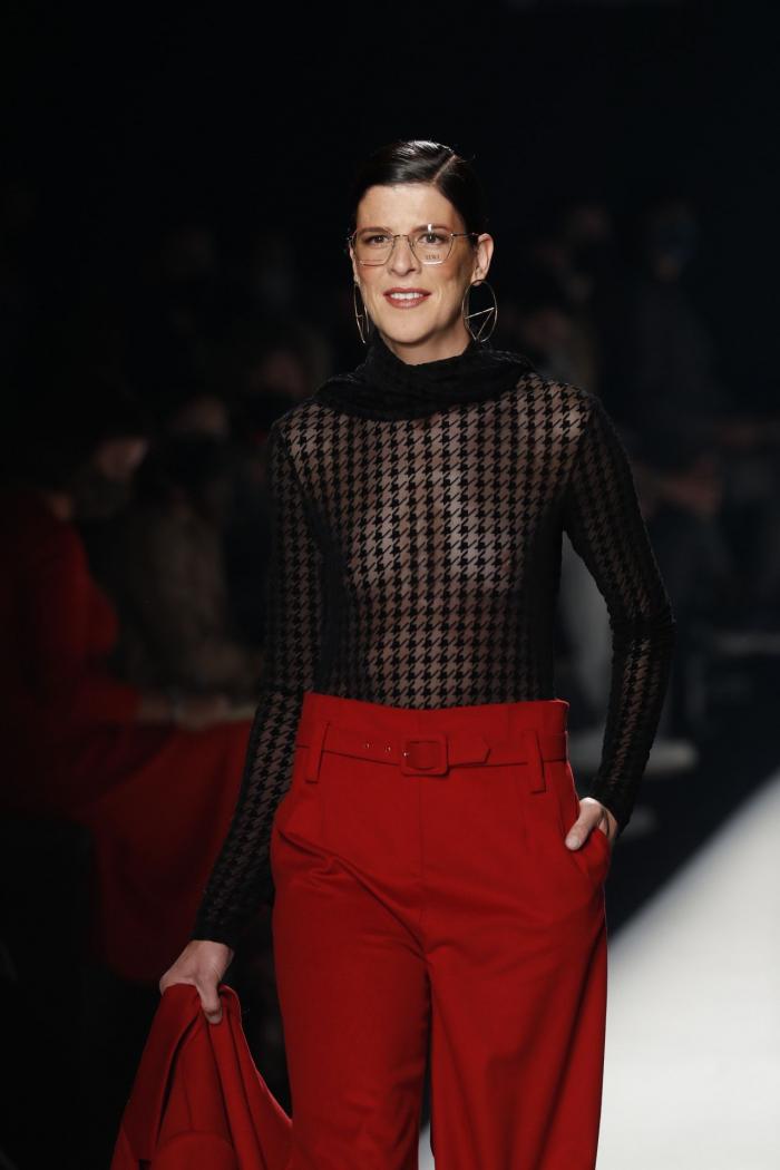 Ruth Beitia, de la pista de atletismo a lucir transparencias en la pasarela