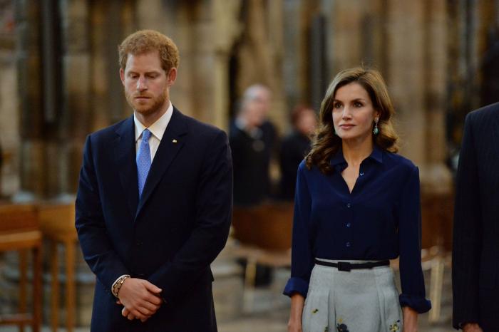 La reina Letizia recicla una falda de hace 13 años