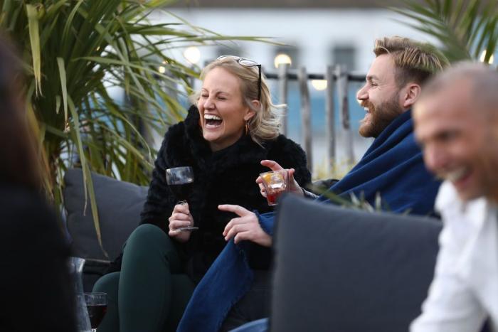 La mascarilla y el certificado covid dejan de ser obligatorios en Reino Unido