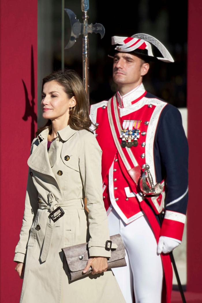 La reina Letizia recicla una falda de hace 13 años