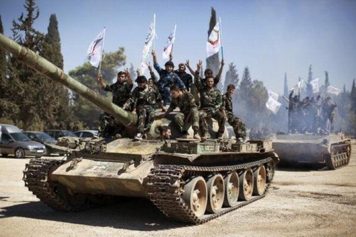 Al Arabiya confunde la foto del fotógrafo secuestrado en Siria con la de un líder de Podemos