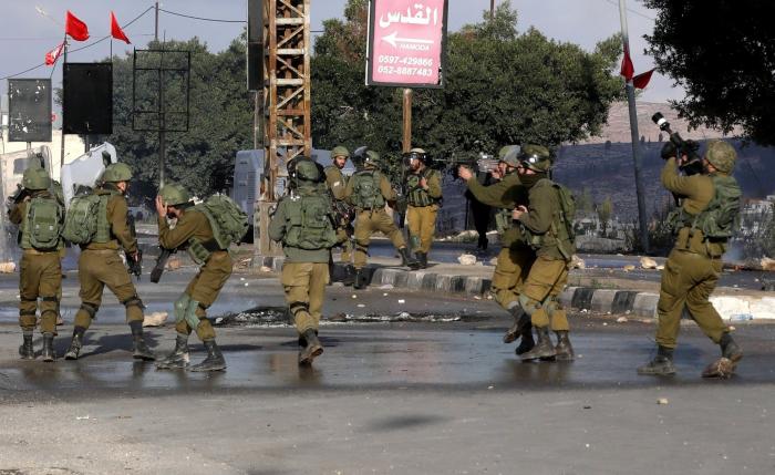 El Ejército israelí arresta a una menor palestina por abofetear a dos soldados