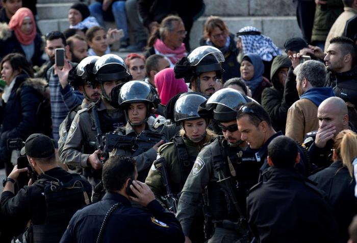 El Ejército israelí arresta a una menor palestina por abofetear a dos soldados