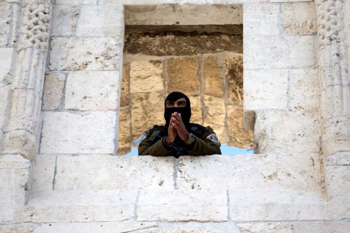 El Ejército israelí arresta a una menor palestina por abofetear a dos soldados