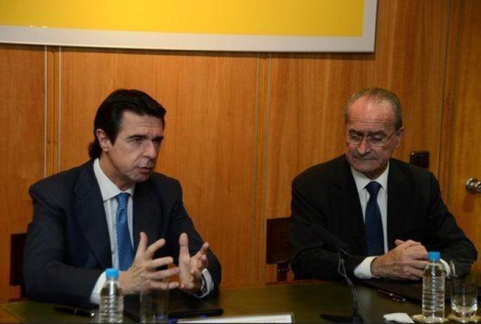 La Policía Local de Málaga multa el coche del alcalde De la Torre y se lo lleva con la grúa