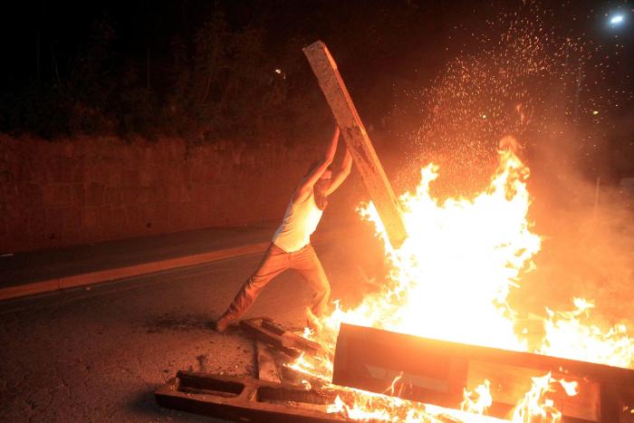 La calle arde en Honduras ante las sospechas de fraude electoral