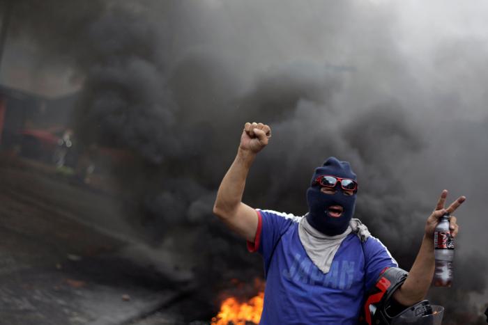 La calle arde en Honduras ante las sospechas de fraude electoral