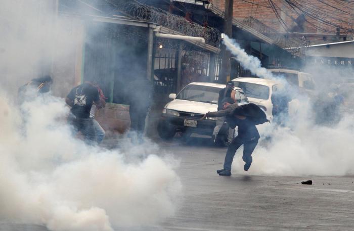 La calle arde en Honduras ante las sospechas de fraude electoral
