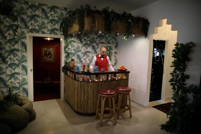 Roban en París un Banksy pintado en una puerta de la sala Bataclan