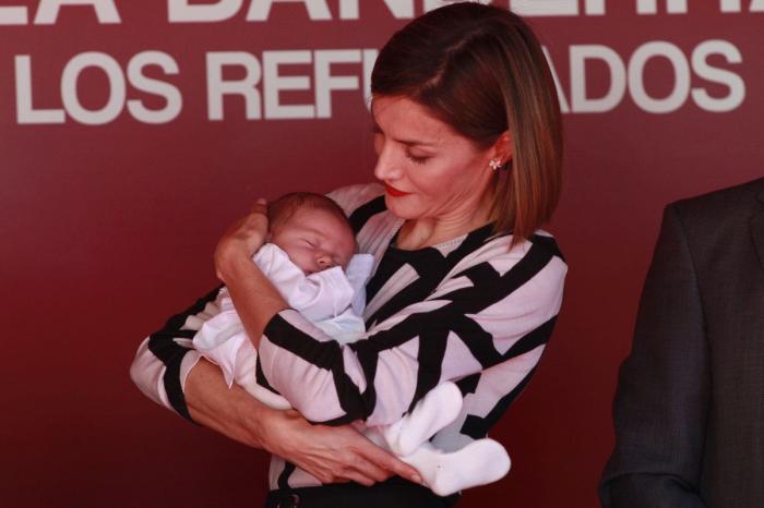La felicitación navideña de los Reyes revela qué tienen en común Letizia y Leonor