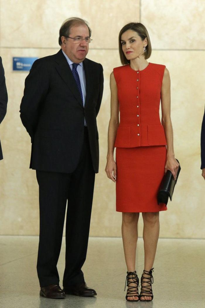 La felicitación navideña de los Reyes revela qué tienen en común Letizia y Leonor