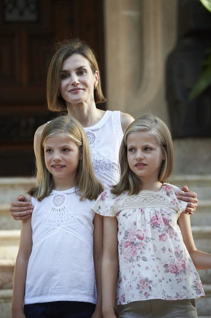 La felicitación navideña de los Reyes revela qué tienen en común Letizia y Leonor