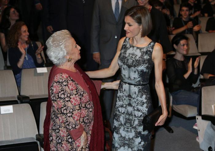 La felicitación navideña de los Reyes revela qué tienen en común Letizia y Leonor