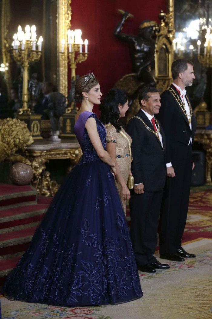 La felicitación navideña de los Reyes revela qué tienen en común Letizia y Leonor