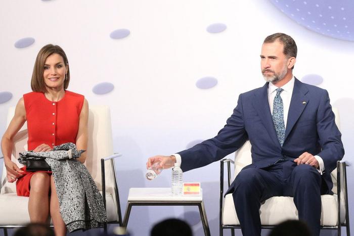 La felicitación navideña de los Reyes revela qué tienen en común Letizia y Leonor