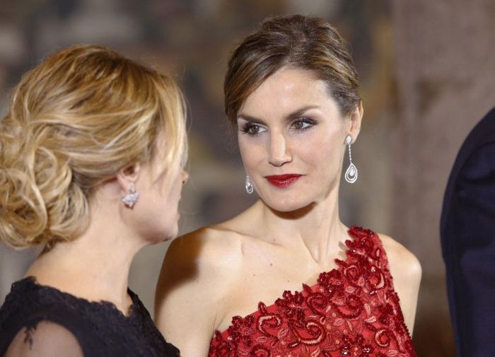 La felicitación navideña de los Reyes revela qué tienen en común Letizia y Leonor