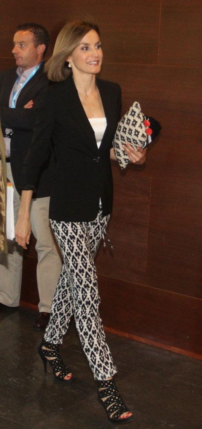 La felicitación navideña de los Reyes revela qué tienen en común Letizia y Leonor