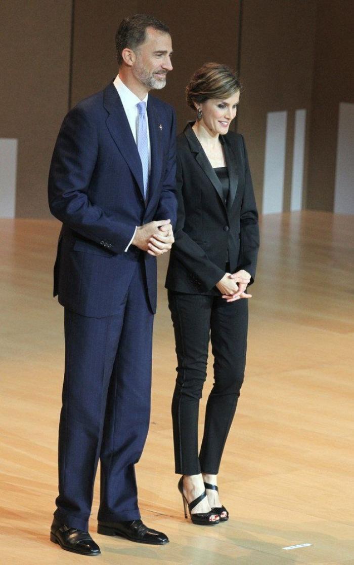 La felicitación navideña de los Reyes revela qué tienen en común Letizia y Leonor