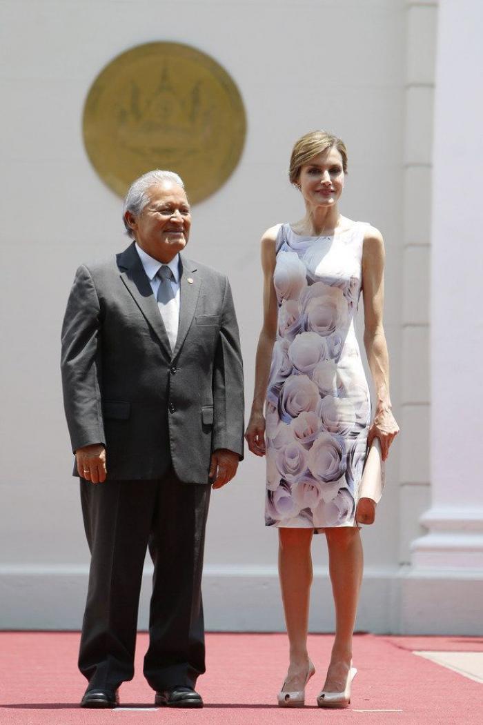 La felicitación navideña de los Reyes revela qué tienen en común Letizia y Leonor